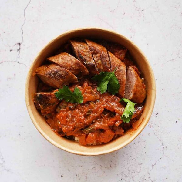 Plat composé de rougail saucisse et riz blanc